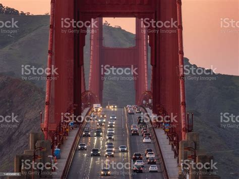 Golden Gate Bridge Traffic Stock Photo - Download Image Now ...