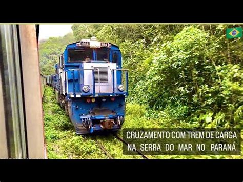 Cruzamento Trem De Cargas A Locomotiva ES43BBi Na Serra Do Mar