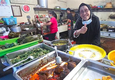 Tempat Kuliner Legendaris Bandung Warung Nasi Bu Eha Kotomono Co