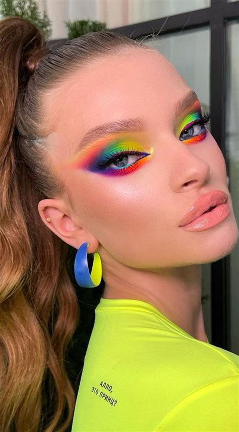 35 Cool Makeup Looks Thatll Blow Your Mind Neon Rainbow Neon Makyaj Renkli Makyaj