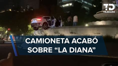 Camioneta Audi Choca Y Termina Arriba De La Fuente De La Diana Cazadora