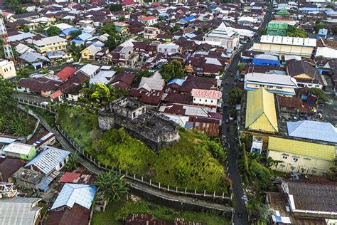 Pengembangan Objek Wisata Sejarah Di Ternate