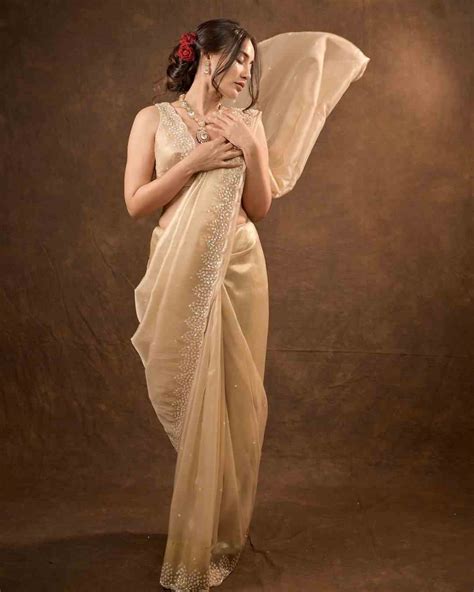 Surbhi Chandana Hot Photoshoot In Sleeveless Saree Glamsundari In