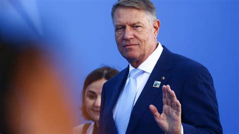 Noi Dezv Luiri Despre Klaus Iohannis Nu Se L Sa La Profesori I Chiar