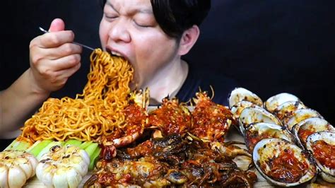 Mukbang Mie Pedas Seafood Udang Gurita Dan Kerang Bakar Pedas Ngeletus