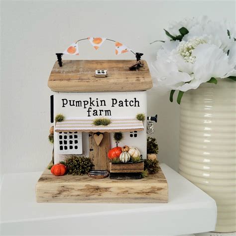 AUTUMN PUMPKIN PATCH FARM SHOP