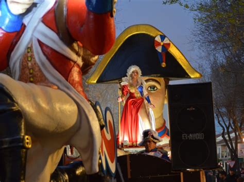 El Burleta y Huríes triunfan en el Desfile Nacional de Carrozas y