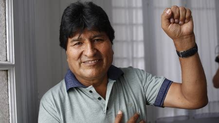 Evo Morales confirmó su candidatura presidencial obligado por los