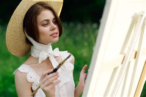 Premium Photo Side View Of Woman Looking Away