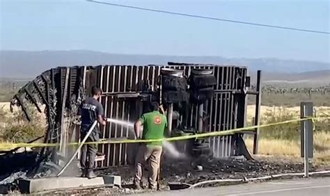 Muere trailero calcinado tras volcadura en Ciénega de Flores