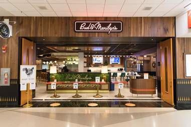 Best Food & Restaurants at the Philadelphia International Airport ...