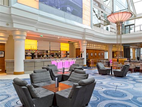 Hilton Paris Charles De Gaulle Airport, Tremblay-en-France : -38%