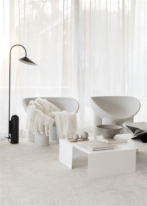 Minimalistic living room in white | Inredning, Vardagsrum, Rumsinredning