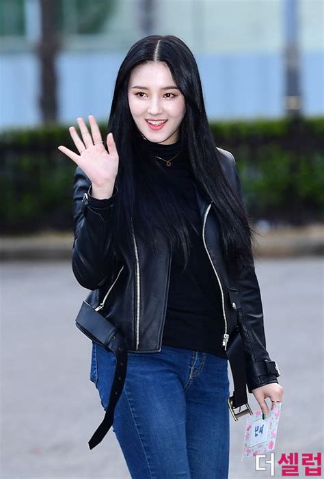 10 Female Idols Who Gave Us 5 Star Outfits In Leather Jackets Koreaboo