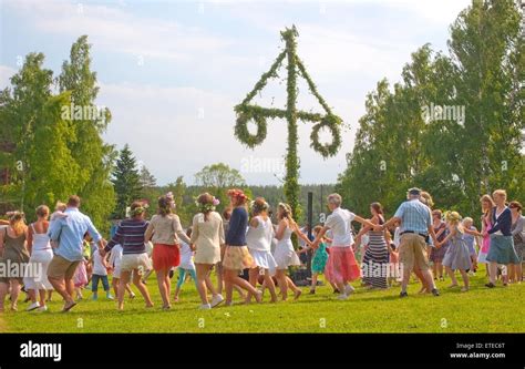 Mittsommer tanz Fotos und Bildmaterial in hoher Auflösung Alamy