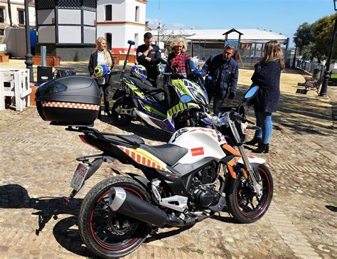 La Alcaldesa Hace Entrega De Dos Nuevas Motos Para Mejorar El Servicio