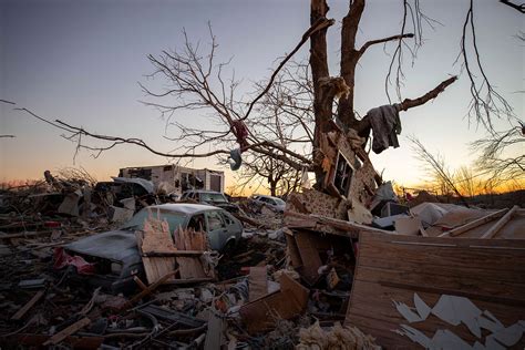 Live updates: Tornado damage in Kentucky and other states