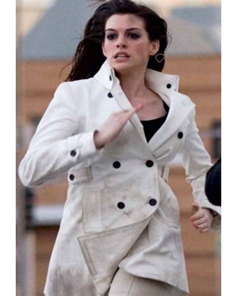 Anne Hathaway Get Smart White Leather Jacket - Filmstaroutfits.com