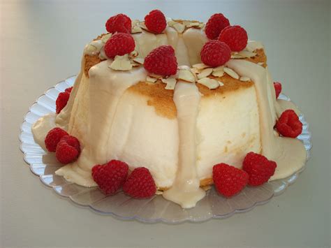 Easy Angel Food Cake Recipe