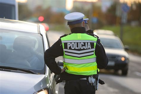 W Czasie Wi T I Nowego Roku Policjanci Zadbaj O Bezpiecze Stwo Na Drogach