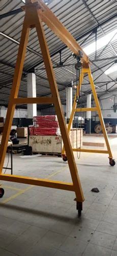 Sastha Equipments Hydraulic Floor Cranes At Rs Piece In Chennai