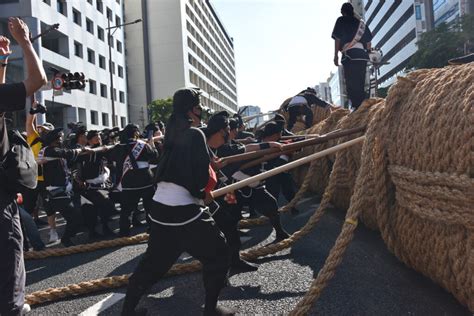 コロナを乗り越えて3年ぶりの那覇大綱挽 Hub沖縄（つながる沖縄ニュースネット）