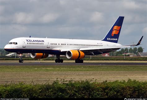 TF FIP Icelandair Boeing 757 208 WL Photo By Ronald Vermeulen ID