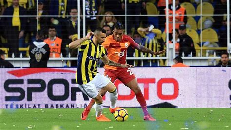 Fenerbah E Galatasaray Derbilerinde Oynad N Unutmu Olabilece Iniz