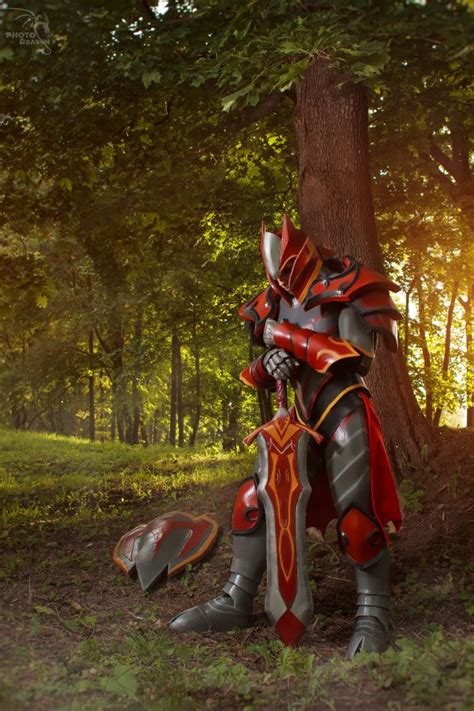 Stunning Dragon Knight Dota 2 Cosplay