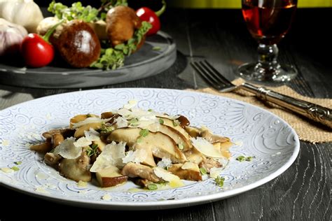 Come Cucinare I Funghi Porcini Ricette Facili E Veloci Gq Italia