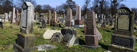 A Brief History On Headstones And Monuments Columbia Gardens Memorials