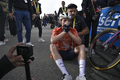 Tour de France femme lémotion de Demi Vollering qui manque le