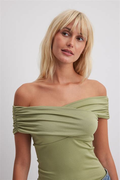 Sleeveless Off Shoulder Top Green Na Kd