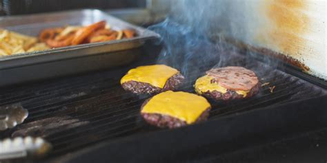 How To Grill A Burger On A Weber Gas Grill - Recipes.net