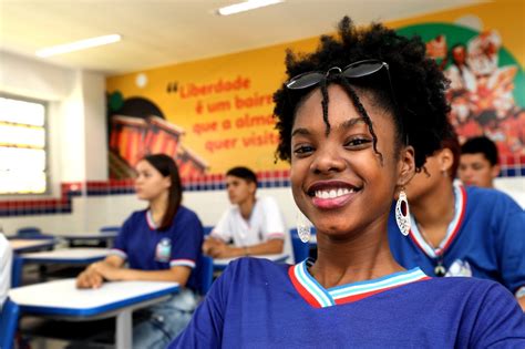 Após férias estudantes da rede estadual da BA e municipal de Salvador