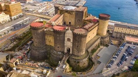 Maschio Angioino A Napoli Cosa Vedere Storia E Visite Idee Di