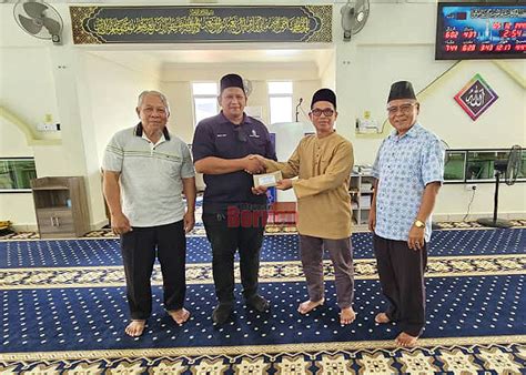 Robert Serah Sumbangan Kepada Dua Masjid Dua Surau Sempena Aidiladha