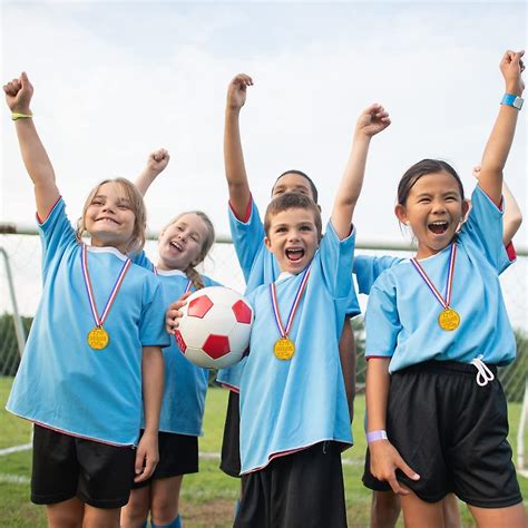 St Ck Kindermedaillen Kunststoff Goldmedaille Mit Halsb Ndern