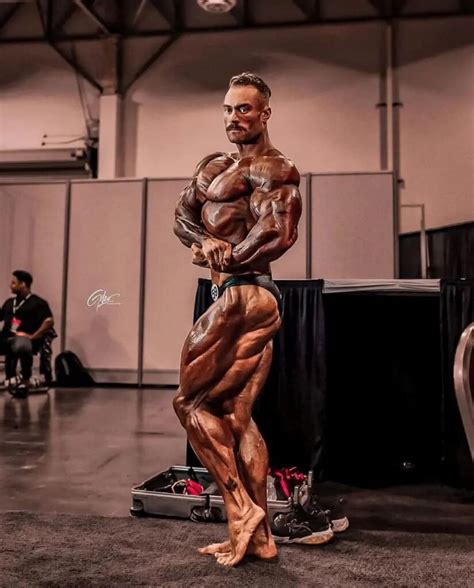 Chris Bumstead Shares Calorie Full Day Of Eating In Off Season