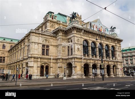 Vienna State Opera House Stock Photo - Alamy