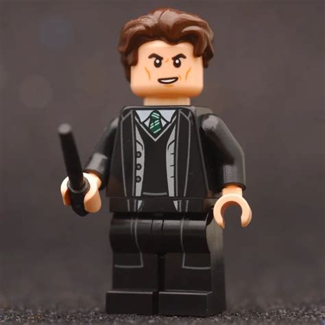 𝘗𝘓𝘖𝘠𝘉𝘙𝘐𝘊𝘒 LEGO Tom Riddle Black Coat Harry Potter Lazada co th