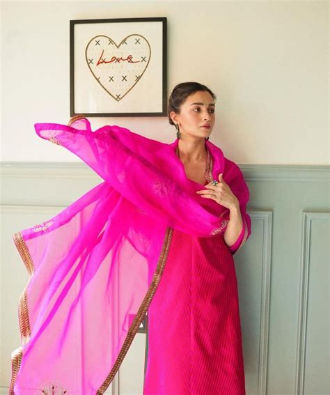 Pin By On Aliaa Bhatt Casual Indian Fashion Traditional Indian