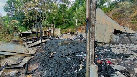 Ditinggal Pemiliknya Satu Rumah Di Jalan Gotong Royong Ludes Terbakar