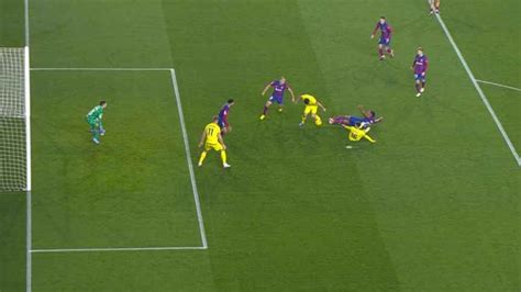 Así fue el gol anulado al Villarreal frente al Barcelona por un