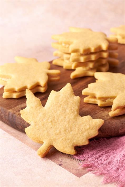 Maple Leaf Cookies