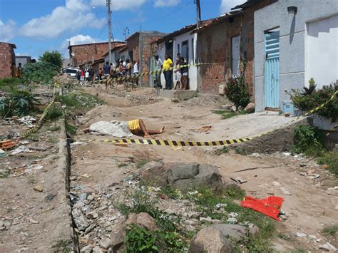 Homem é morto quatro tiros na cabeça em Feira de Santana Acorda