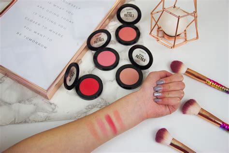 pinkie love: divage velvet blush