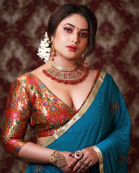 Beautiful Indian Women In Saree Hottest Photo Gallery