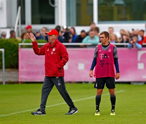 Von Wegen Graue Maus Bayern Stars Mit Neuem Trikot Im Training