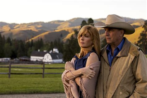 Yellowstone Kelly Reilly Dishes On Beth And Rips Marriage Using